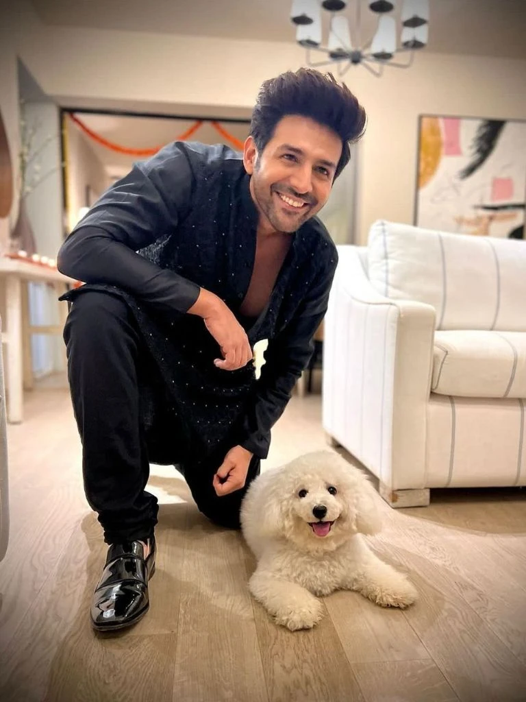 National Pet Day पर बॉलीवुड सेलेब्स ने शेयर किए अपने पेट्स के साथ बिताए प्यारे मोमेंट्स