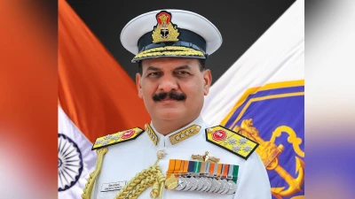 जापान की यात्रा पर रवाना हुए नौसेना प्रमुख एडमिरल दिनेश त्रिपाठी, रक्षा मंत्री से करेंगे मुलाकात